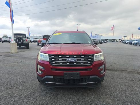 Used 2017 Ford Explorer XLT w/ Equipment Group 202A image 10