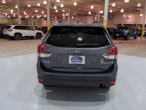 Used 2022 Subaru Forester Premium AWD/4WD image 4
