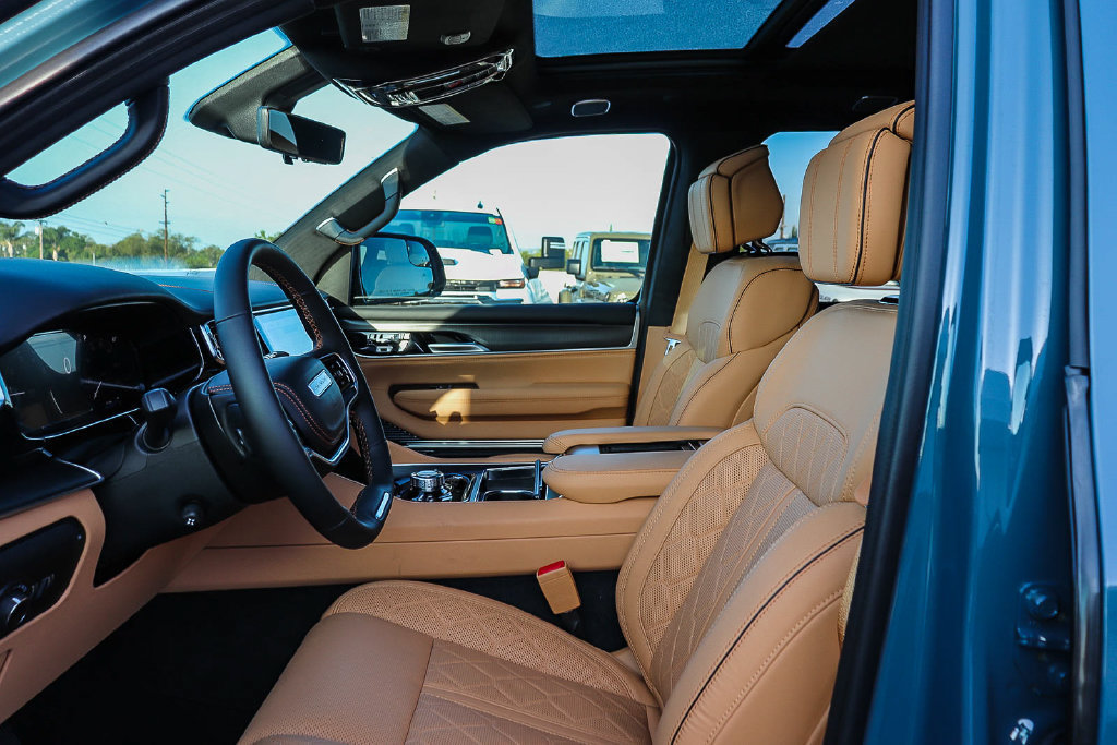 New 2026 Jeep Grand Wagoneer L Summit AWD/4WD image 20
