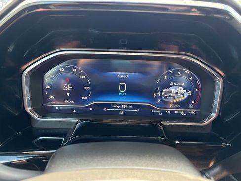 Used 2025 Chevrolet Silverado 2500 LT w/ Convenience Package AWD/4WD image 6