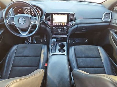 Used 2019 Jeep Grand Cherokee Altitude image 16