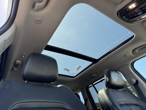 Used 2023 Jeep Grand Cherokee 4WD 4xe w/ Luxury Tech Group II image 18