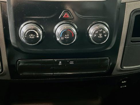 Used 2020 RAM 1500 Tradesman w/ Chrome Plus Package RWD image 24