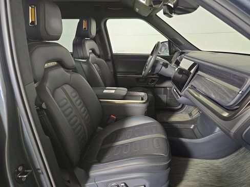 Used 2022 Rivian R1T Adventure AWD/4WD image 23