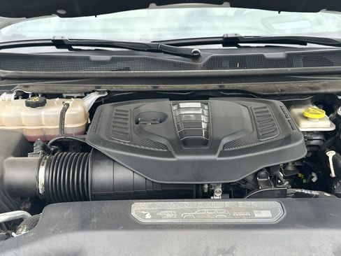 Used 2024 Jeep Wagoneer Series III w/ Premium Group I image 12