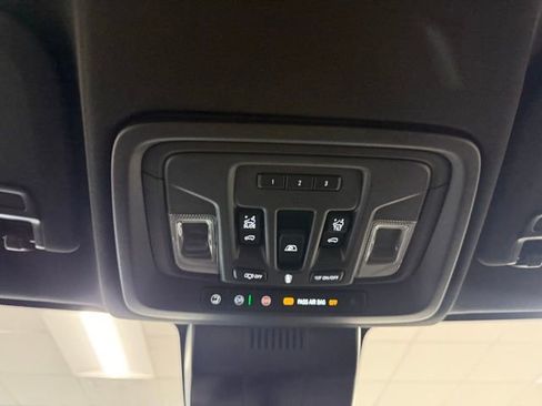 Used 2024 Chevrolet Silverado 2500 High Country w/ High Country Premium Package image 19