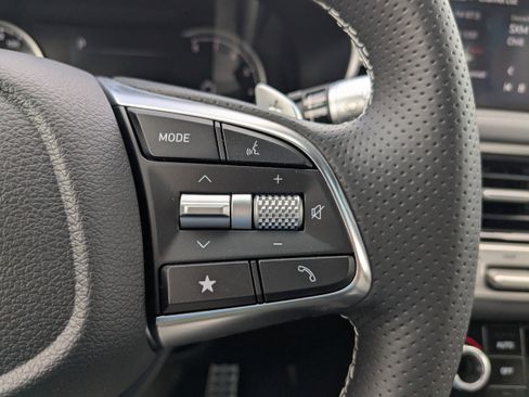 Certified 2025 Genesis G70 2.5T w/ Sport Prestige Package image 20