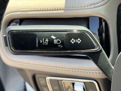 Used 2022 Lincoln Nautilus AWD w/ Premium Package image 25