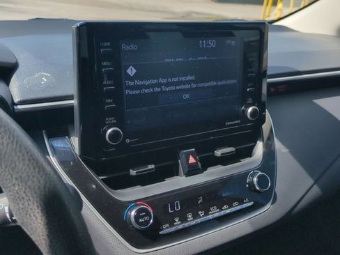 Used 2022 Toyota Corolla LE image 12