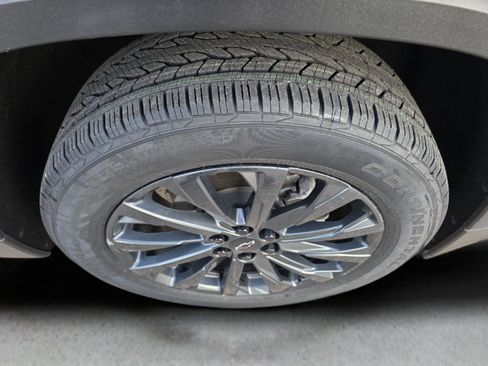 Used 2023 Chevrolet Traverse RS w/ LPO, Floor Liner Package image 40