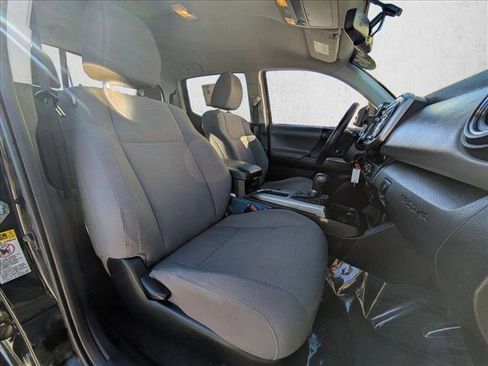 Used 2016 Toyota Tacoma SR5 w/ SR5 Appearance Package (SN) image 20