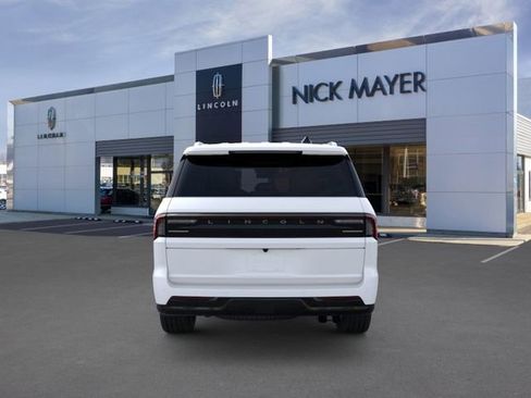 New 2026 Lincoln Navigator Premiere AWD/4WD image 5