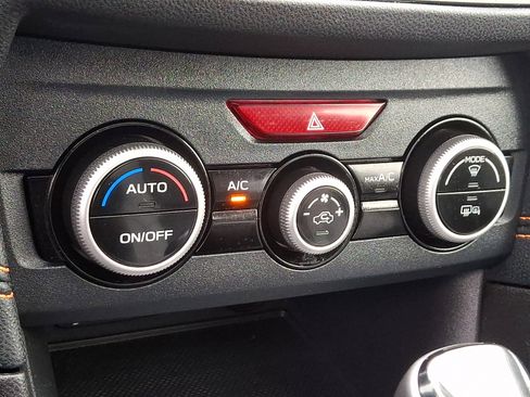 Used 2023 Subaru Crosstrek 2.5i Limited w/ Moonroof Package image 15