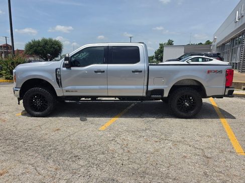 Used 2024 Ford F250 XLT w/ FX4 Off-Road Package AWD/4WD image 8