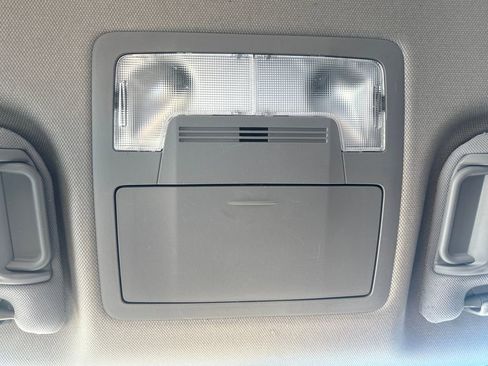 Used 2017 Toyota Camry SE image 15