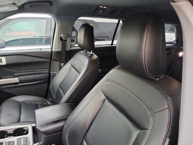 Used 2022 Ford Explorer XLT w/ Equipment Group 202A RWD image 7