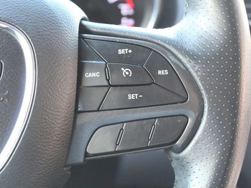 Used 2018 Dodge Durango SXT w/ Quick Order Package 2BB AWD/4WD image 19