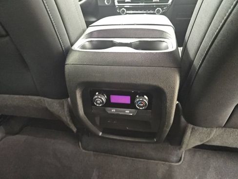 Used 2025 Chevrolet Traverse LT AWD/4WD image 19