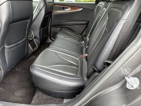 Used 2018 Lincoln MKX Select w/ Select Plus Package FWD image 25