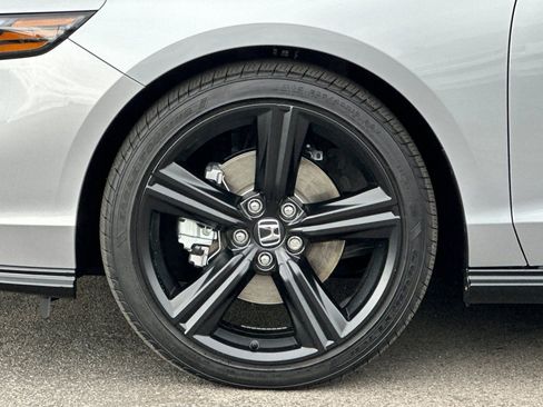 Used 2025 Honda Accord Sport image 32
