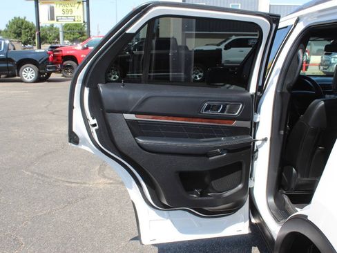Used 2018 Ford Explorer Platinum AWD/4WD image 20