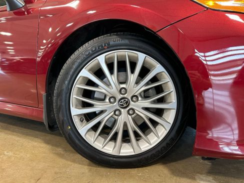Used 2018 Toyota Camry XLE w/ Driver Assist Package image 9