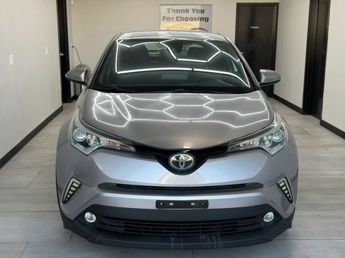 Used 2019 Toyota C-HR LE FWD image 14