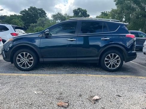 Used 2018 Toyota RAV4 Limited FWD image 2