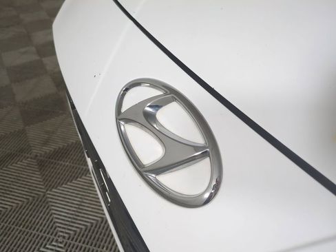 Used 2023 Hyundai Elantra Limited w/ Cargo Package FWD image 13