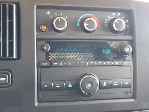 Used 2025 GMC Savana 2500 w/ Driver Convenience Package RWD image 5
