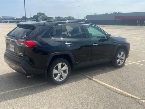 Used 2021 Toyota RAV4 Limited AWD/4WD image 3