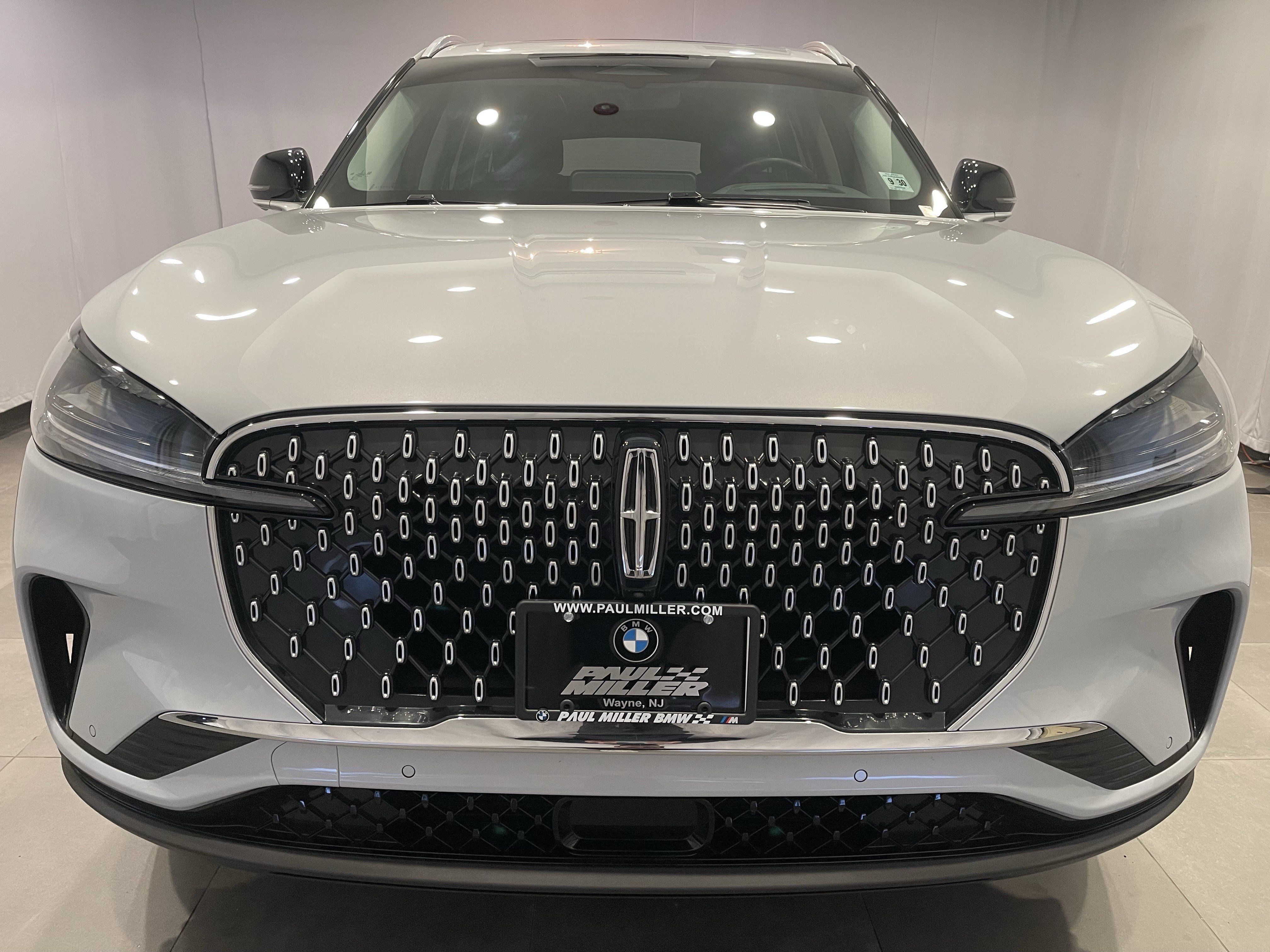 Used 2025 Lincoln Aviator AWD w/ Equipment Group 101A image 2