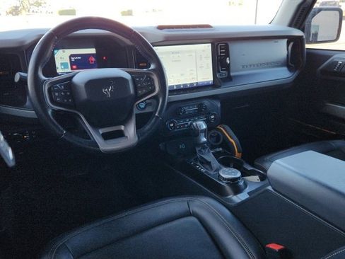 Used 2021 Ford Bronco Badlands image 8