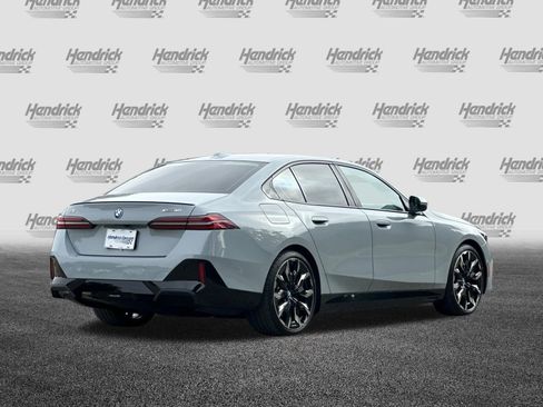 Used 2025 BMW i5 xDrive40 w/ M Sport Package AWD/4WD image 5