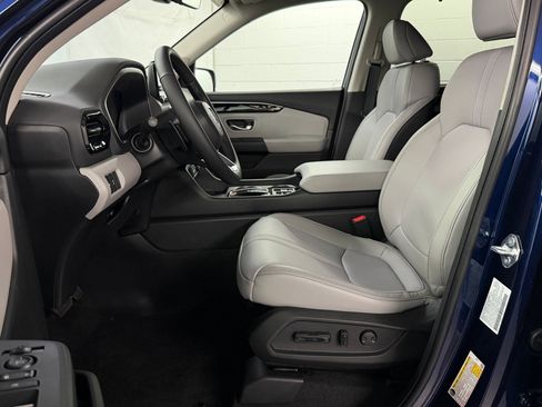 New 2025 Honda Pilot Touring image 5