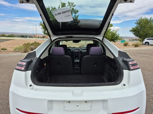 Used 2015 Chevrolet Volt FWD image 19
