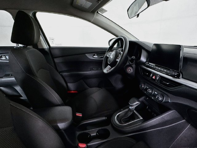Used 2021 Kia Forte LXS FWD image 24