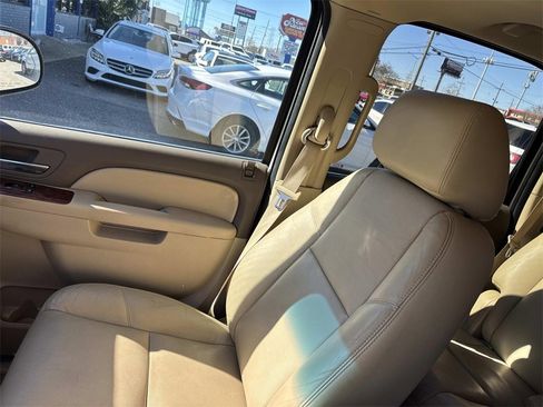 Used 2014 Chevrolet Tahoe LTZ image 18