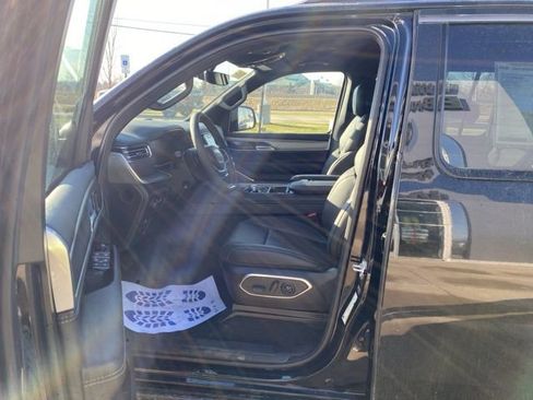 New 2026 Jeep Grand Wagoneer Limited w/ 8-Passenger Seating Package AWD/4WD image 10