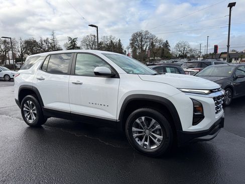 Used 2025 Chevrolet Equinox LT image 8