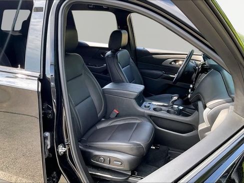 Used 2023 Chevrolet Traverse LT FWD image 20