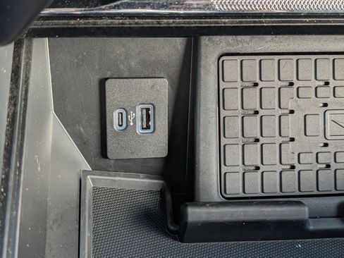 Certified 2024 Ford F150 Platinum w/ FX4 Off-Road Package AWD/4WD image 31