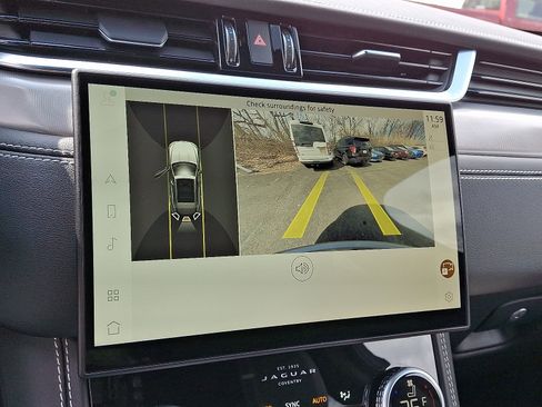 Certified 2025 Jaguar F-PACE R-Dynamic S image 18