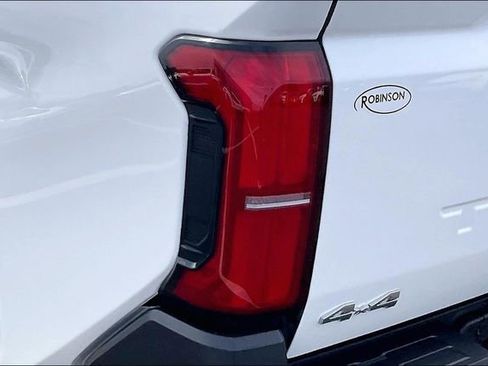 Used 2024 Toyota Tacoma SR image 29