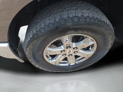 Used 2022 Ford F150 Lariat w/ Equipment Group 502A High AWD/4WD image 13