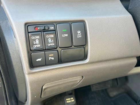 Used 2016 Honda Odyssey Touring image 17