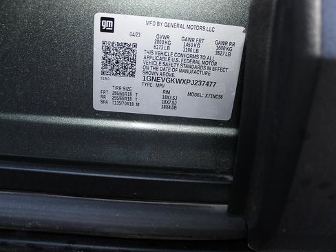 Used 2023 Chevrolet Traverse LT image 47