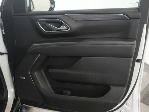 Used 2023 GMC Yukon XL SLT image 14