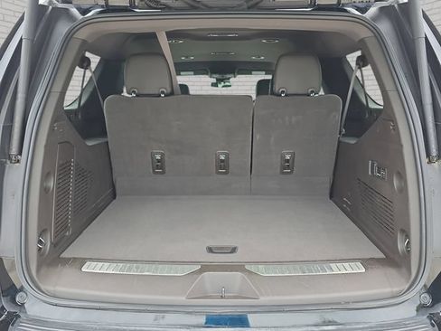 Used 2024 GMC Yukon XL Denali AWD/4WD image 13
