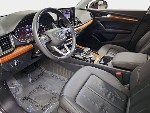 Used 2023 Audi Q5 2.0T Premium w/ Convenience Package image 19